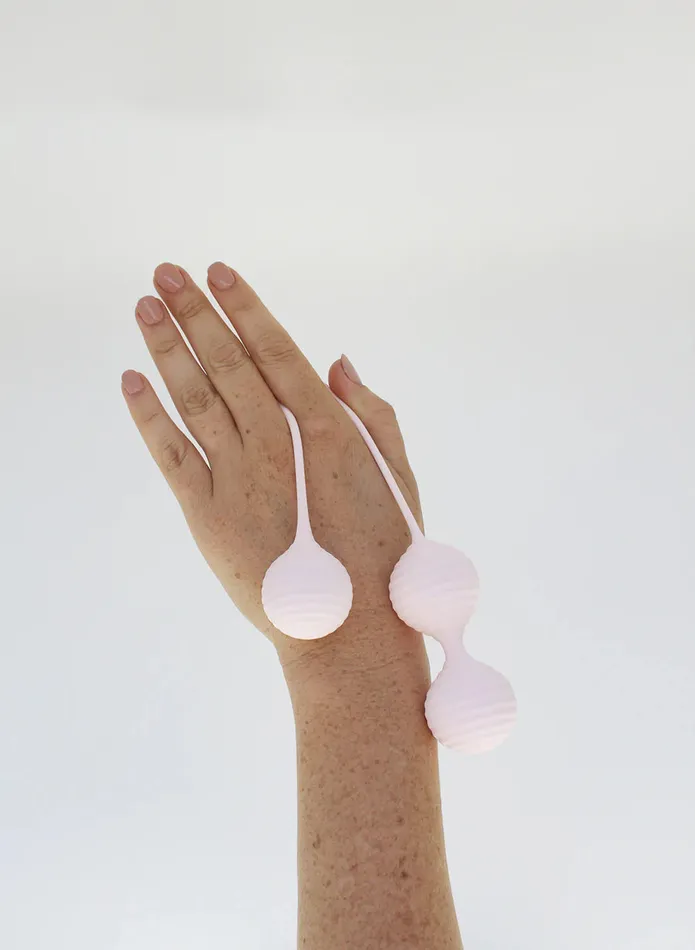 PAR FEMME Female Sex Toys AAH Kegel Set